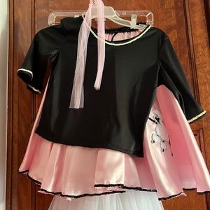 Girls 50's Poodle Skirt in size 6